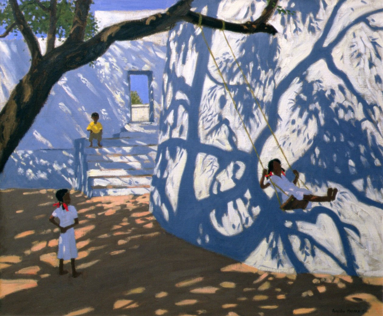 Menina em um balanço, Índia, 2000 de Andrew Macara