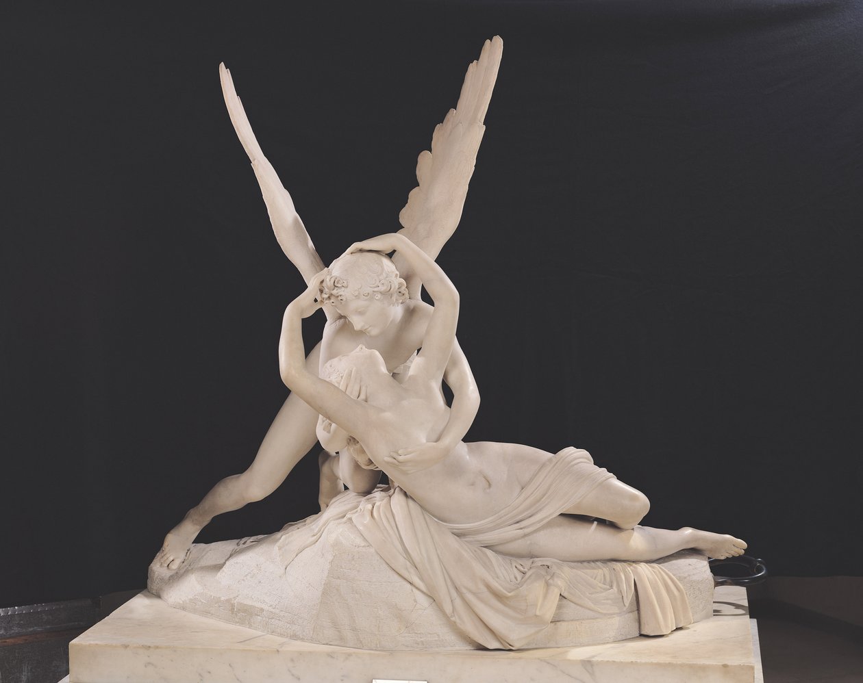 Psique Revivida pelo Beijo do Cupido 1787-93 (mármore) (veja também 123192) de Antonio Canova