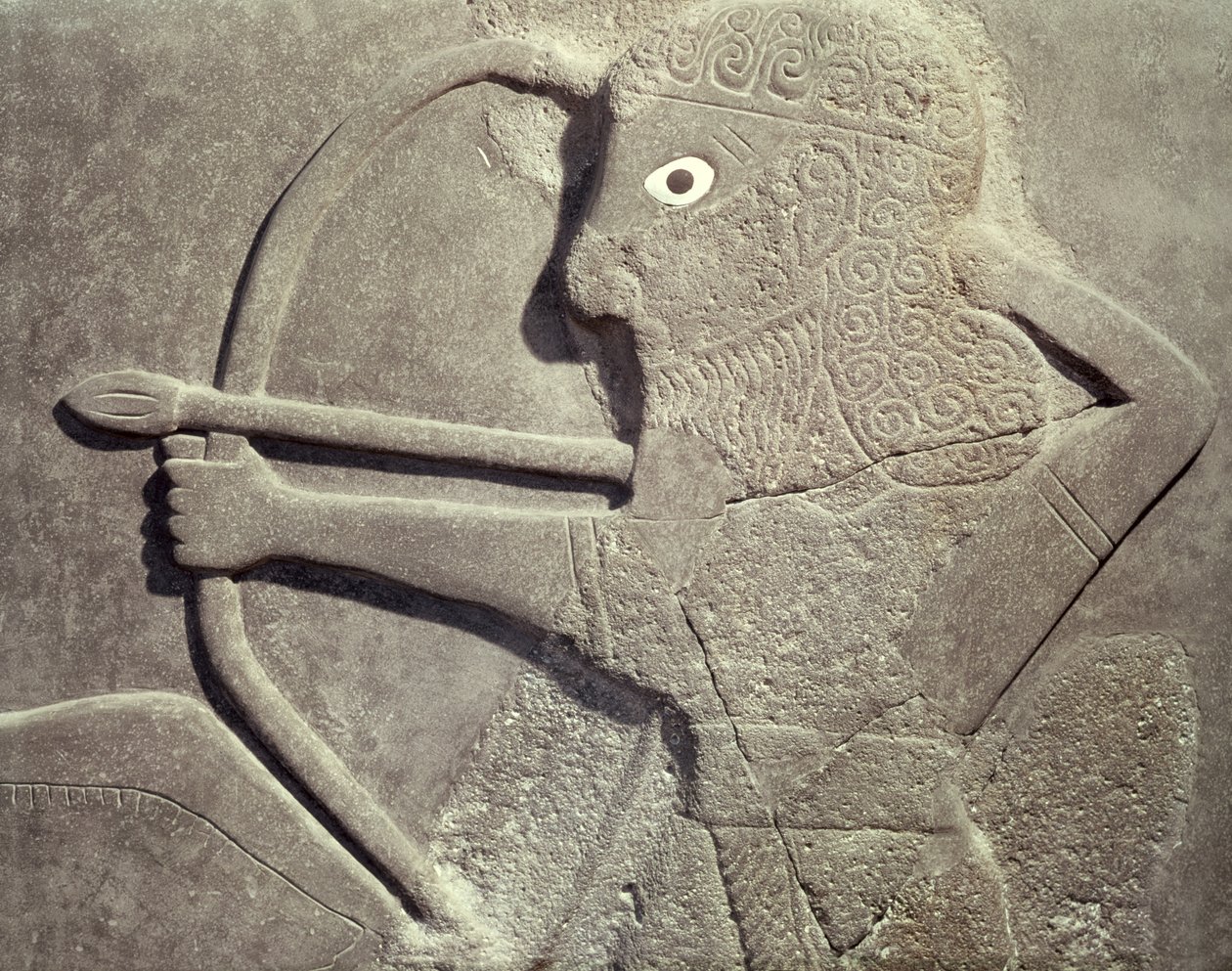 Relevo representando um caçador, de Tell-Halaf, Síria (basalto) (detalhe) de Assyrian