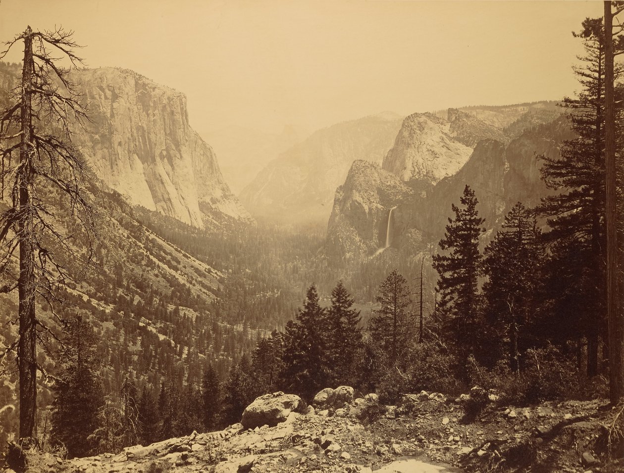 Vale de Yosemite do ponto de inspiração de Carleton E. Watkins