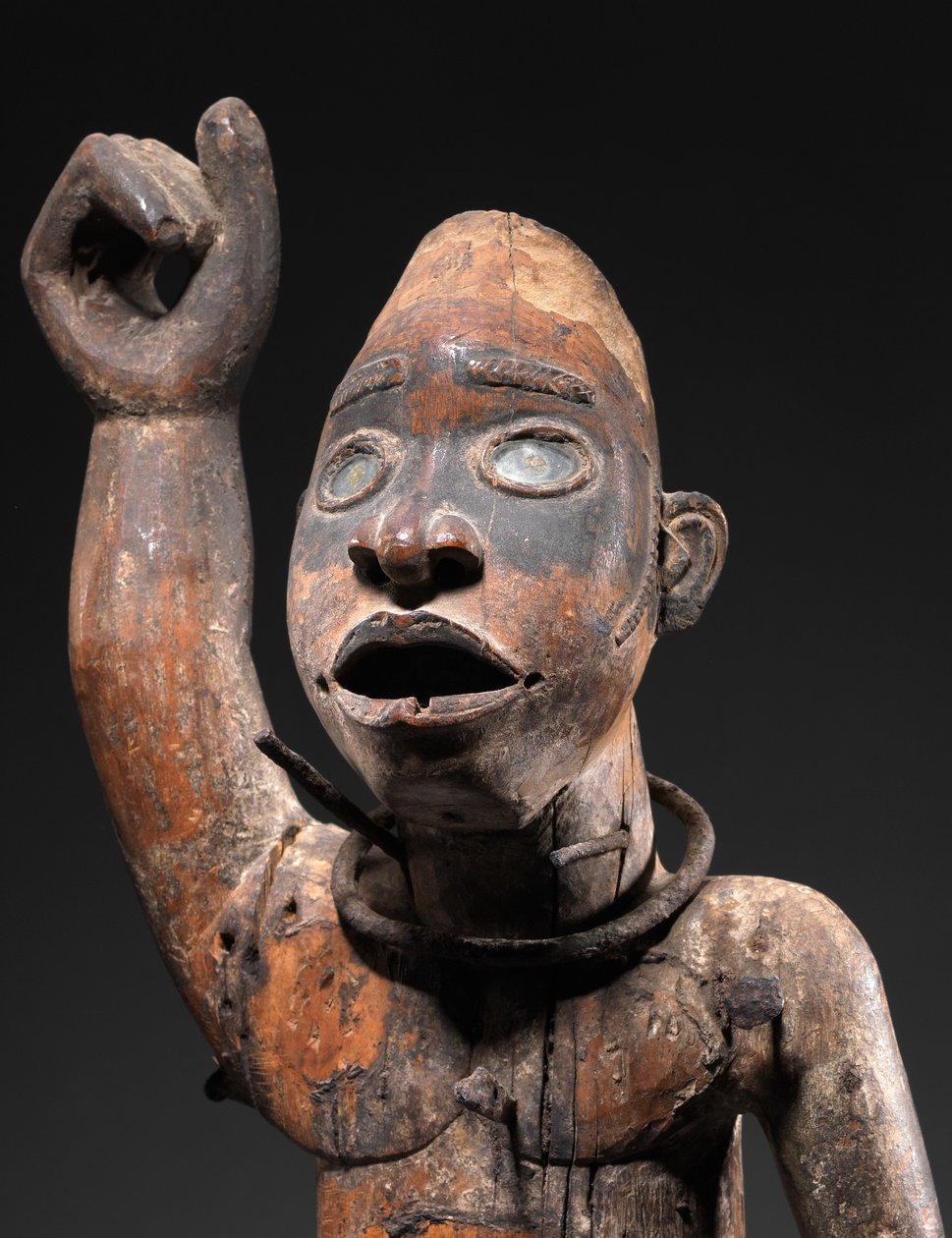 Nkisi (madeira, ferro e vidro) de Congolese