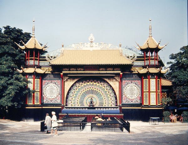 O Teatro Chinês nos Jardins do Tivoli, criado em 1843 de Danish School