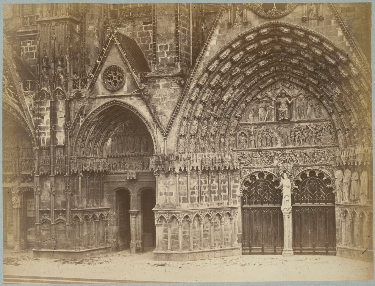 Porta Oeste, Bourges de E. Quetier