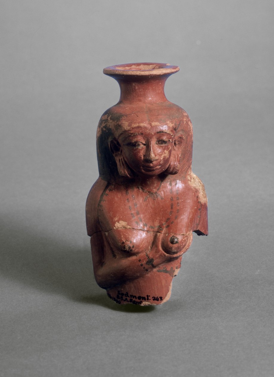 Vaso antropomórfico representando uma mulher amamentando, possivelmente a deusa Isis (cerâmica pintada de vermelho) de Egyptian