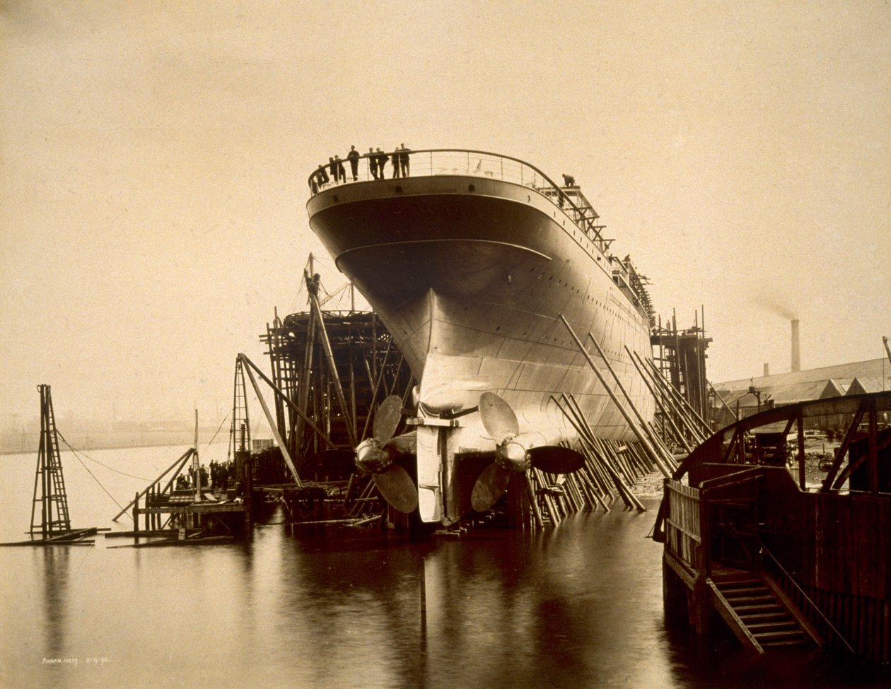 RMS Campania, 1892 de English Photographer