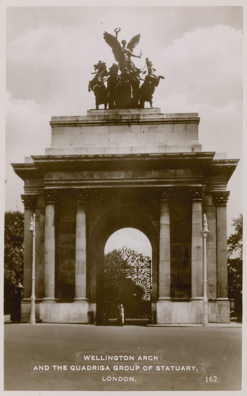 O Arco de Wellington e o Grupo Quadriga de Estatuária de English Photographer