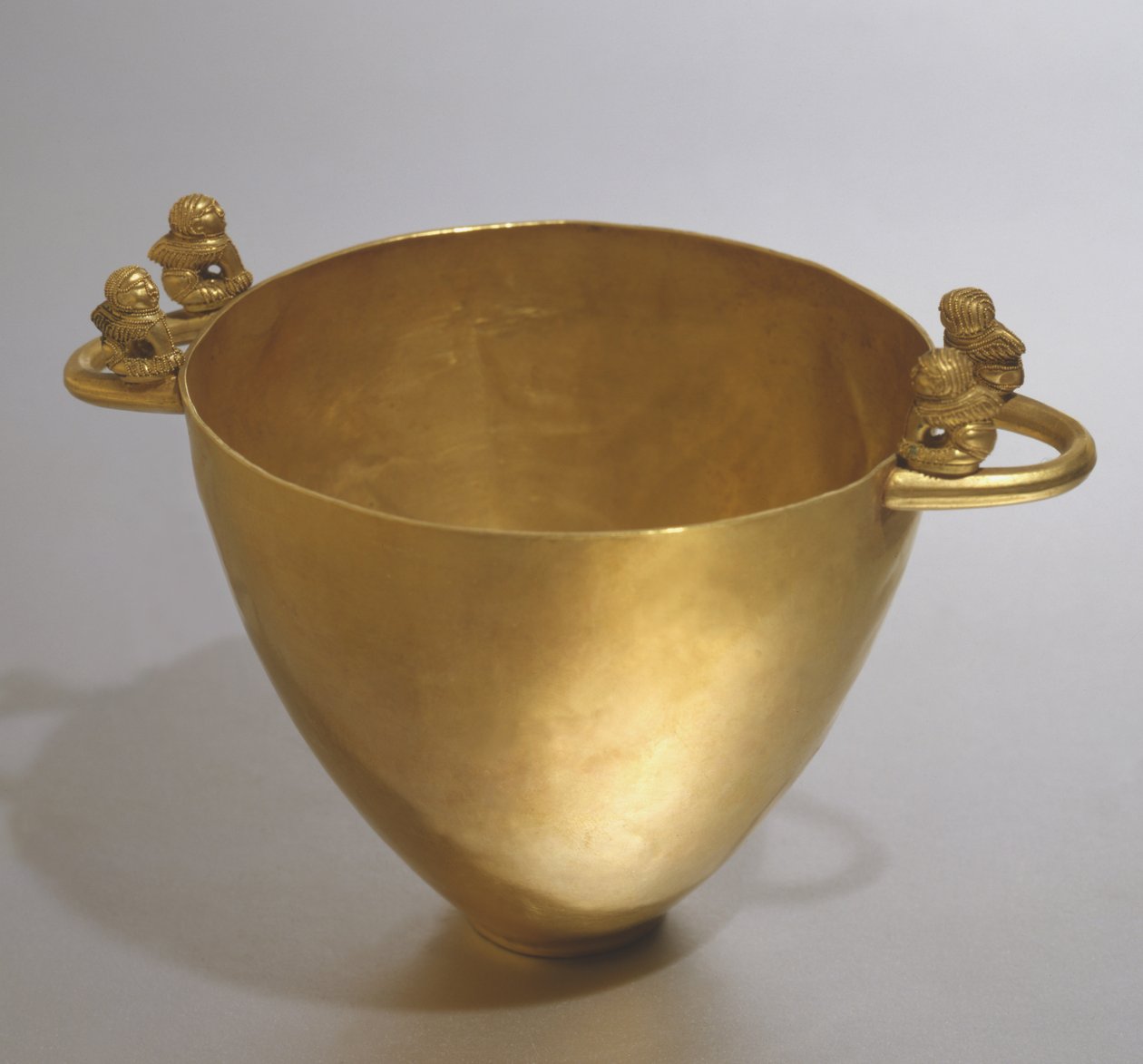 Skyphos de Palestrina (ouro) de Etruscan