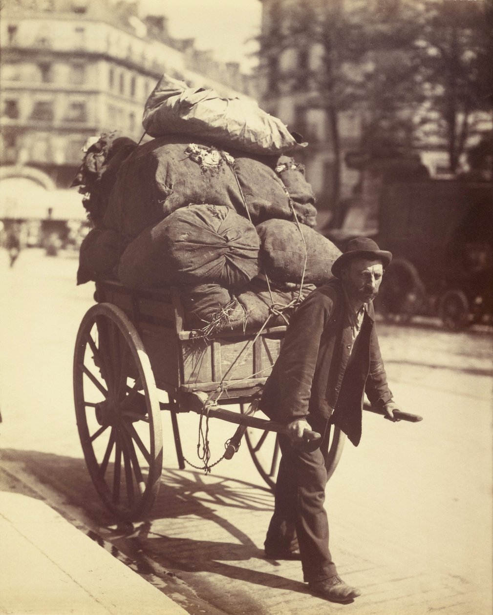 Chiffonier (Ragpicker) de Eugène Atget