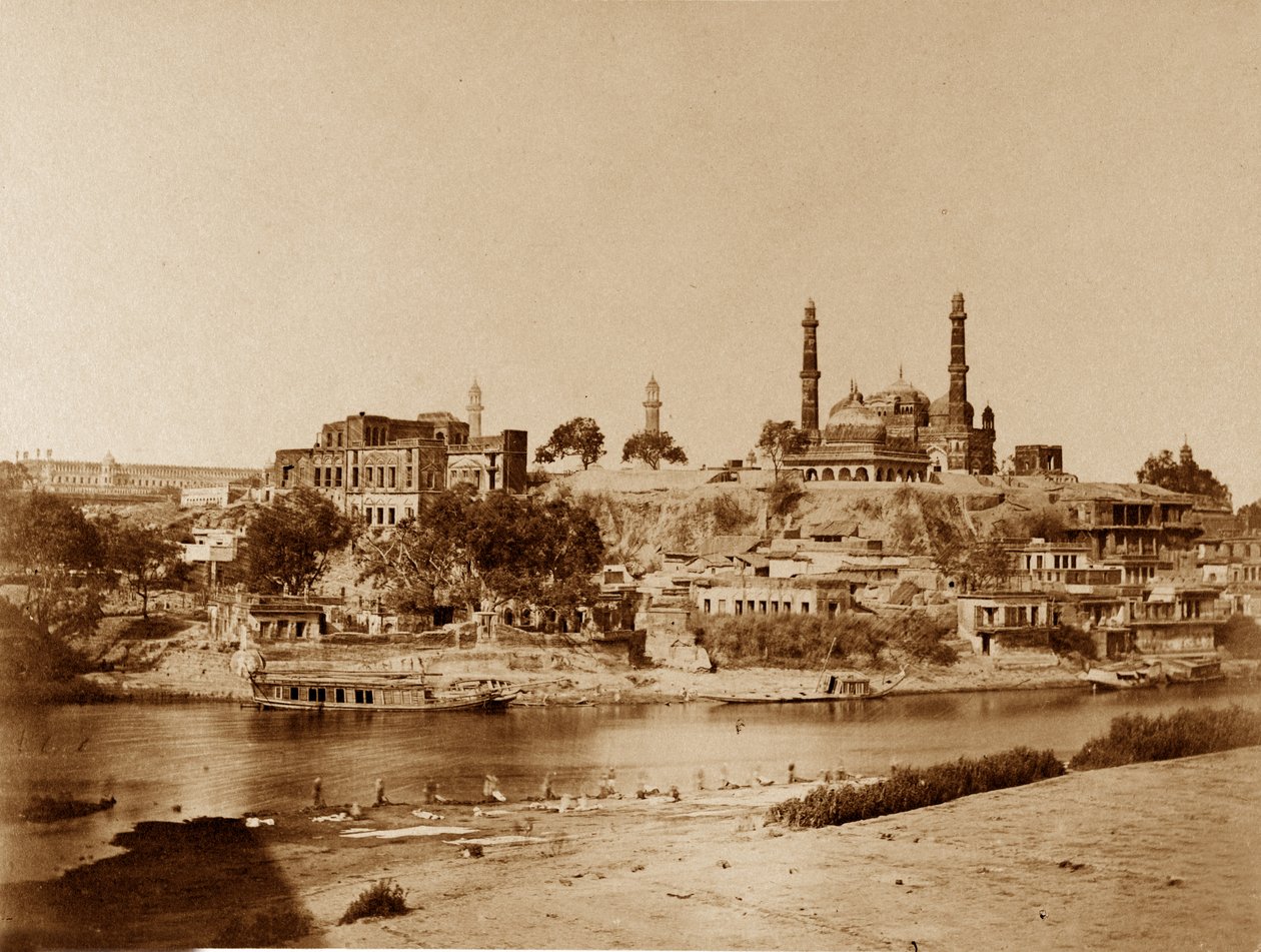 Vista da nova bateria tirada da ponte de pedra, Lucknow de Felice Beato