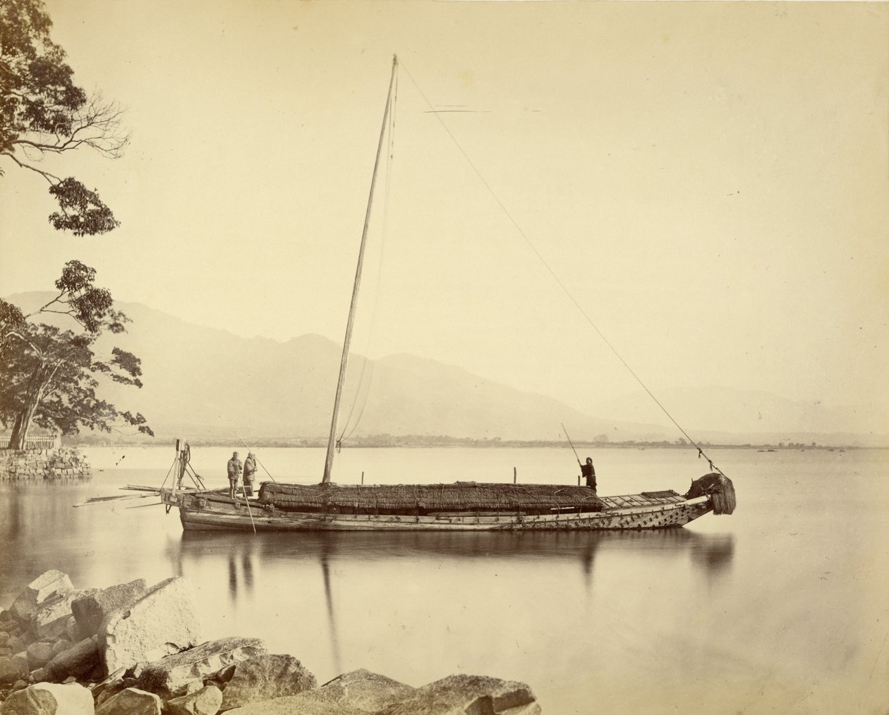 Barco no Lago Biwa de Felice Beato