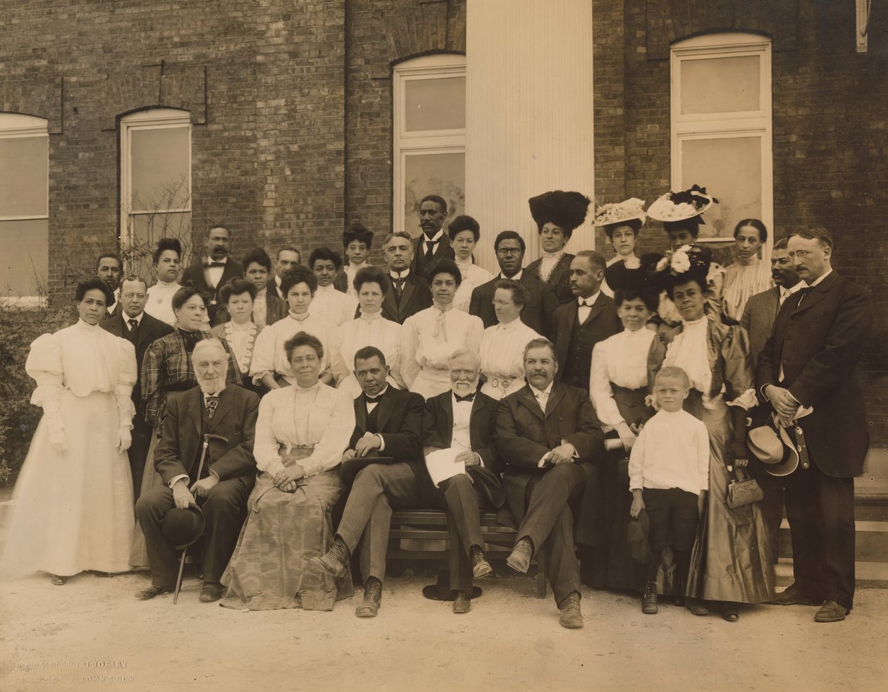 Andrew Carnegie e Booker T. Washington de Frances Benjamin Johnston