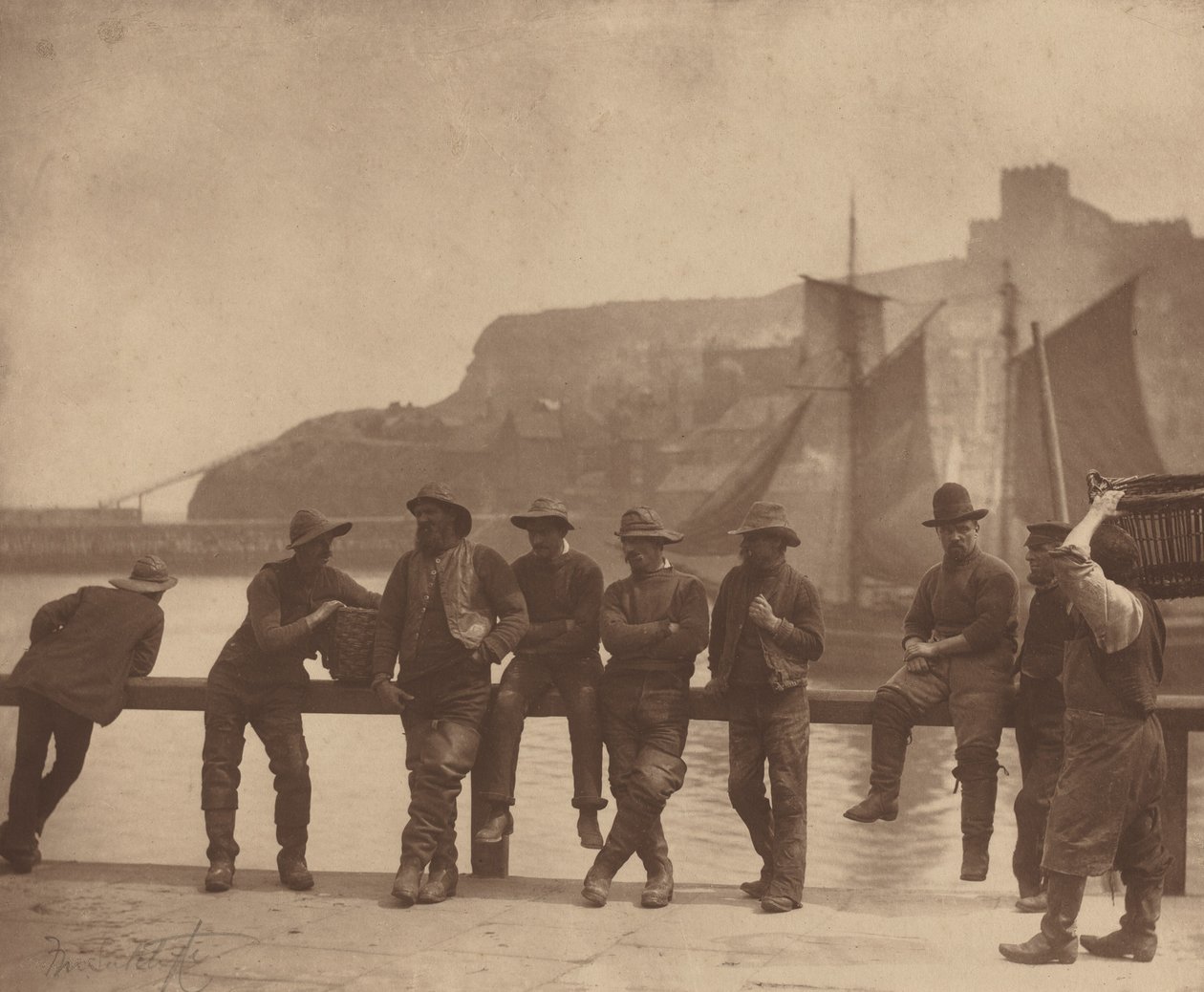 Pescadores de Whitby, c. 1885. de Frank Meadow. Sutcliffe