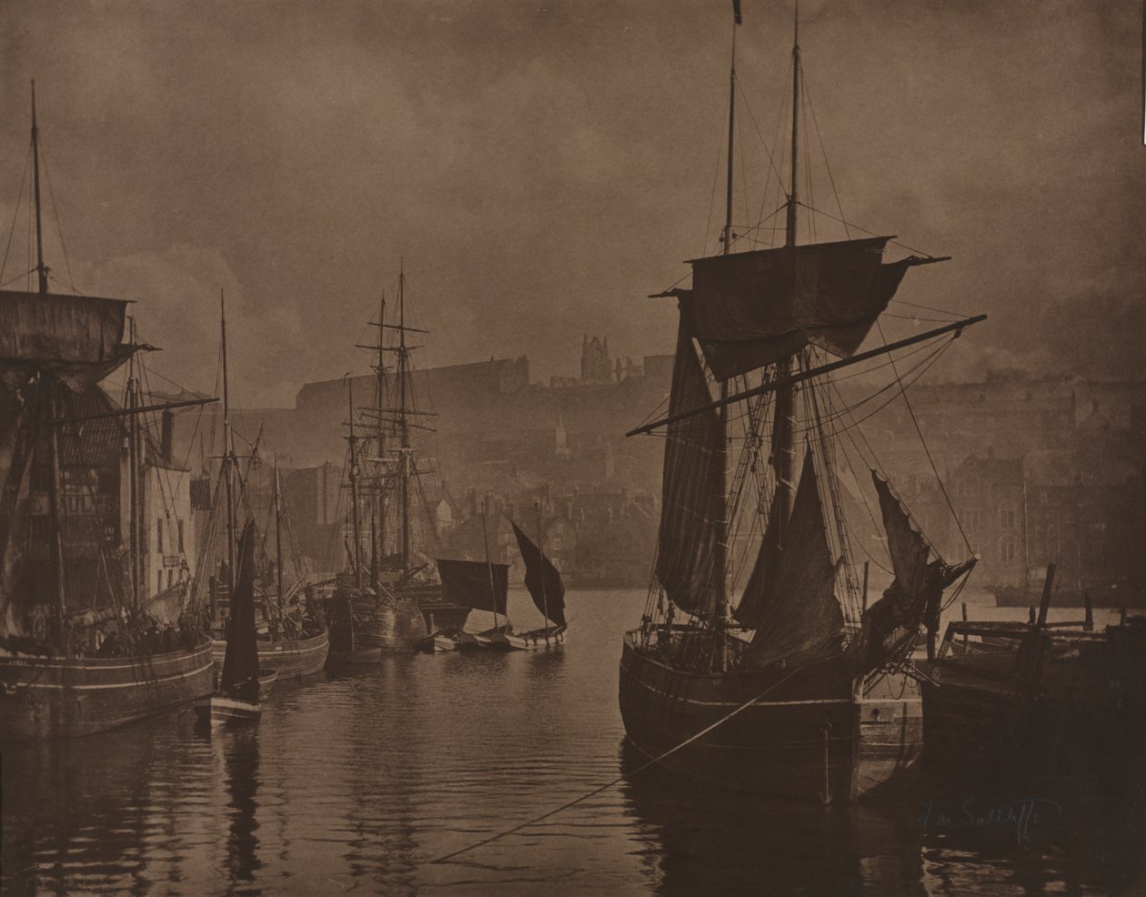 Whitby Harbour de Frank Meadow Sutcliffe