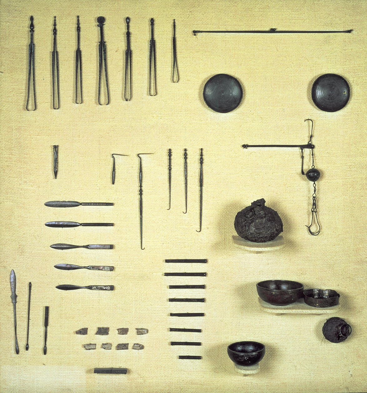 Instrumentos do estojo de um oculista, de Reims (metal) de Gallo Roman