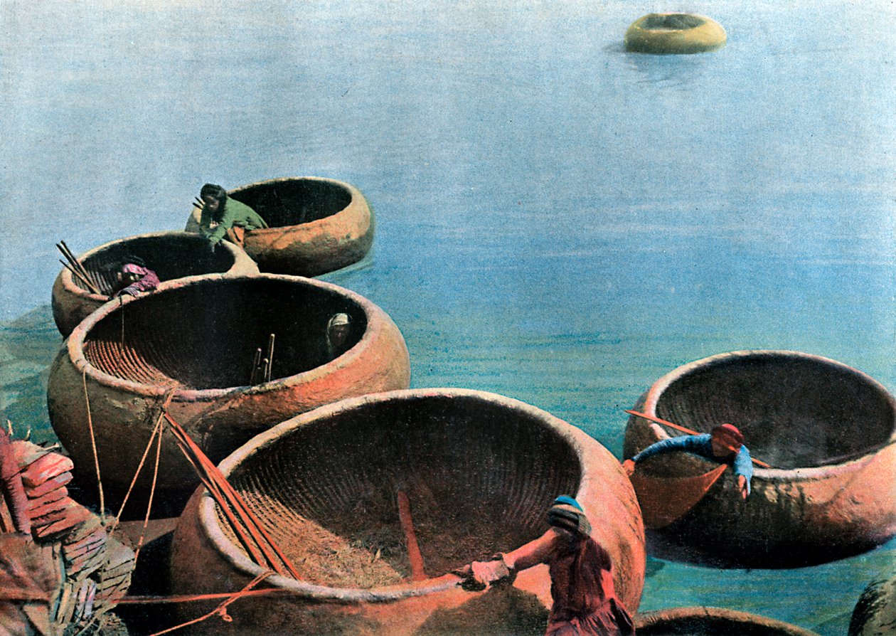 Kouffehs no rio Eufrates, c1890 de Gillot