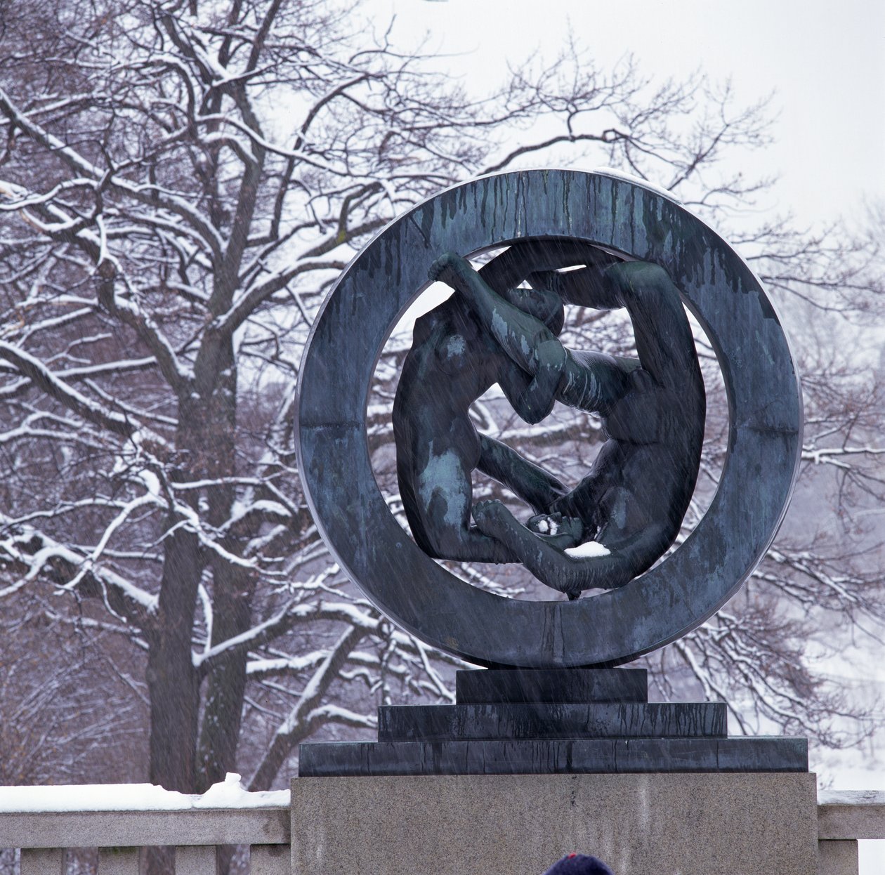 O ciclo da vida (granito) de Gustav Vigeland