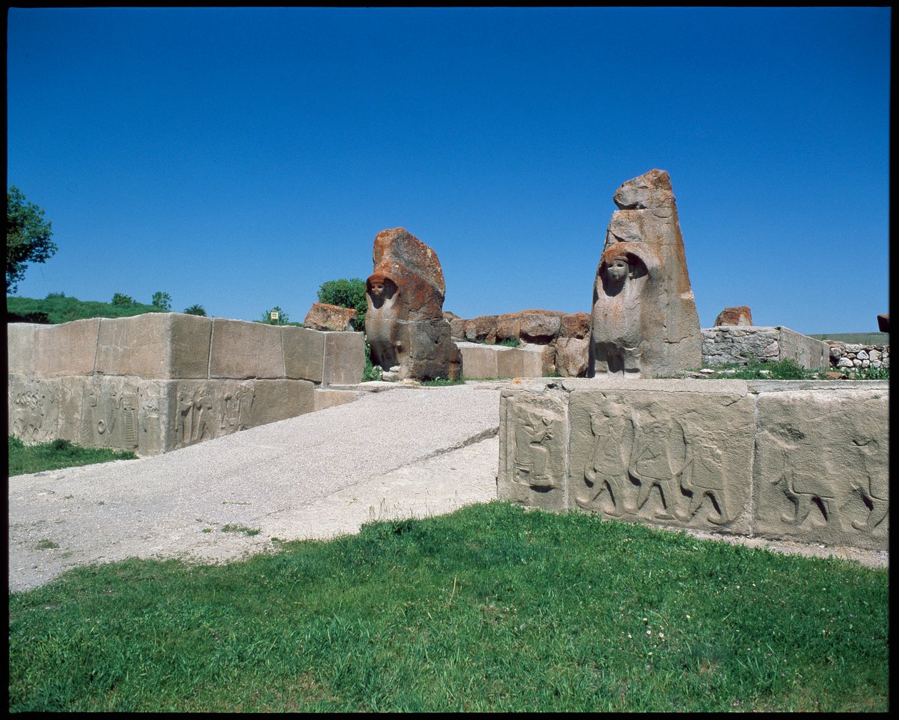 Vista da Porta da Esfinge de Hittite Hittite