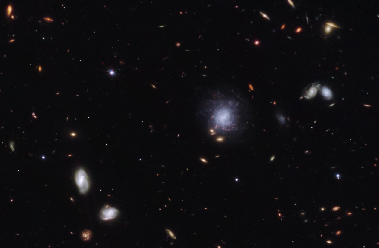 Kilonova e Galáxia Hospedeira de James Webb Space Telescope (NASA)