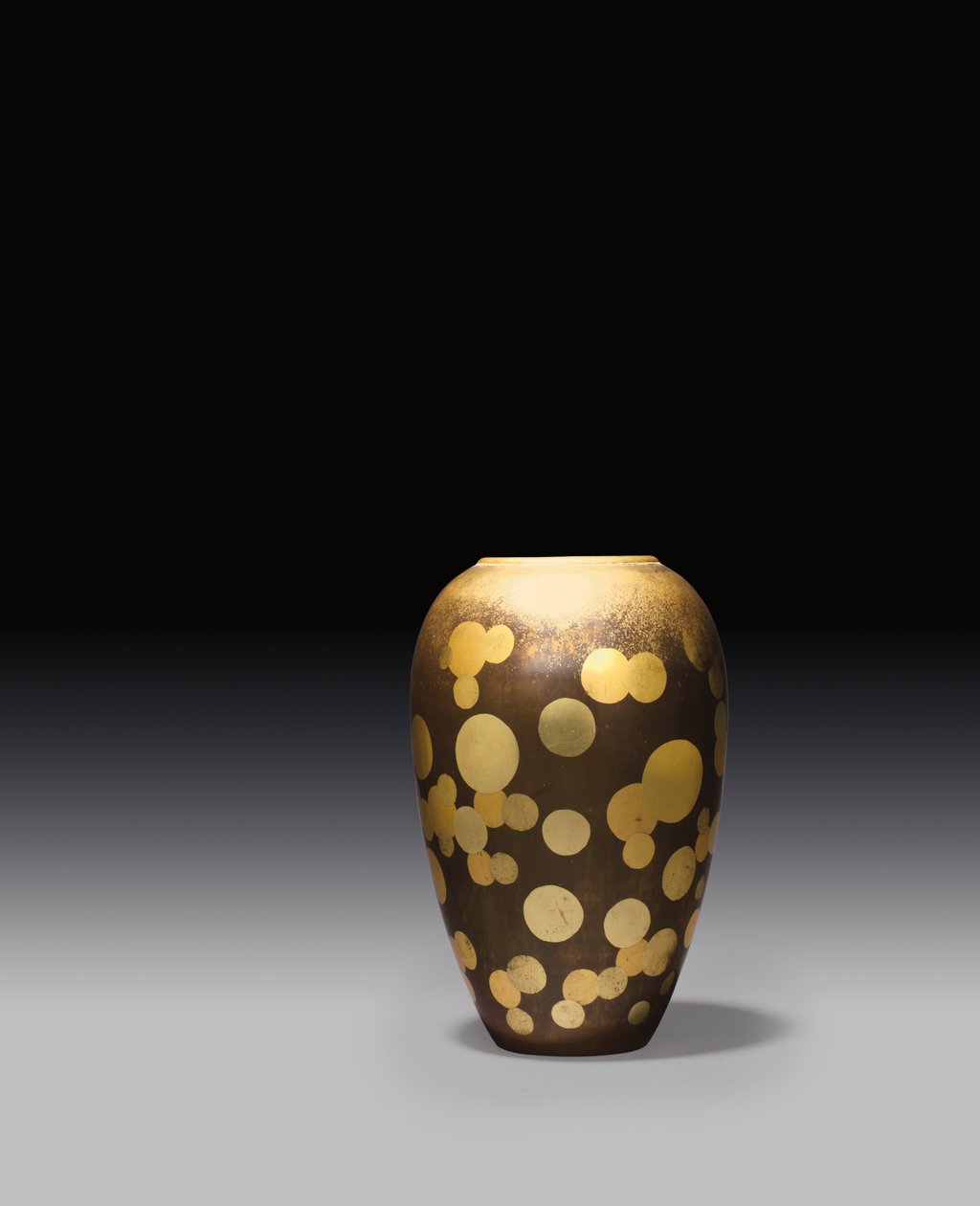 Vaso, c.1925 (metal lacado) de Jean Dunand