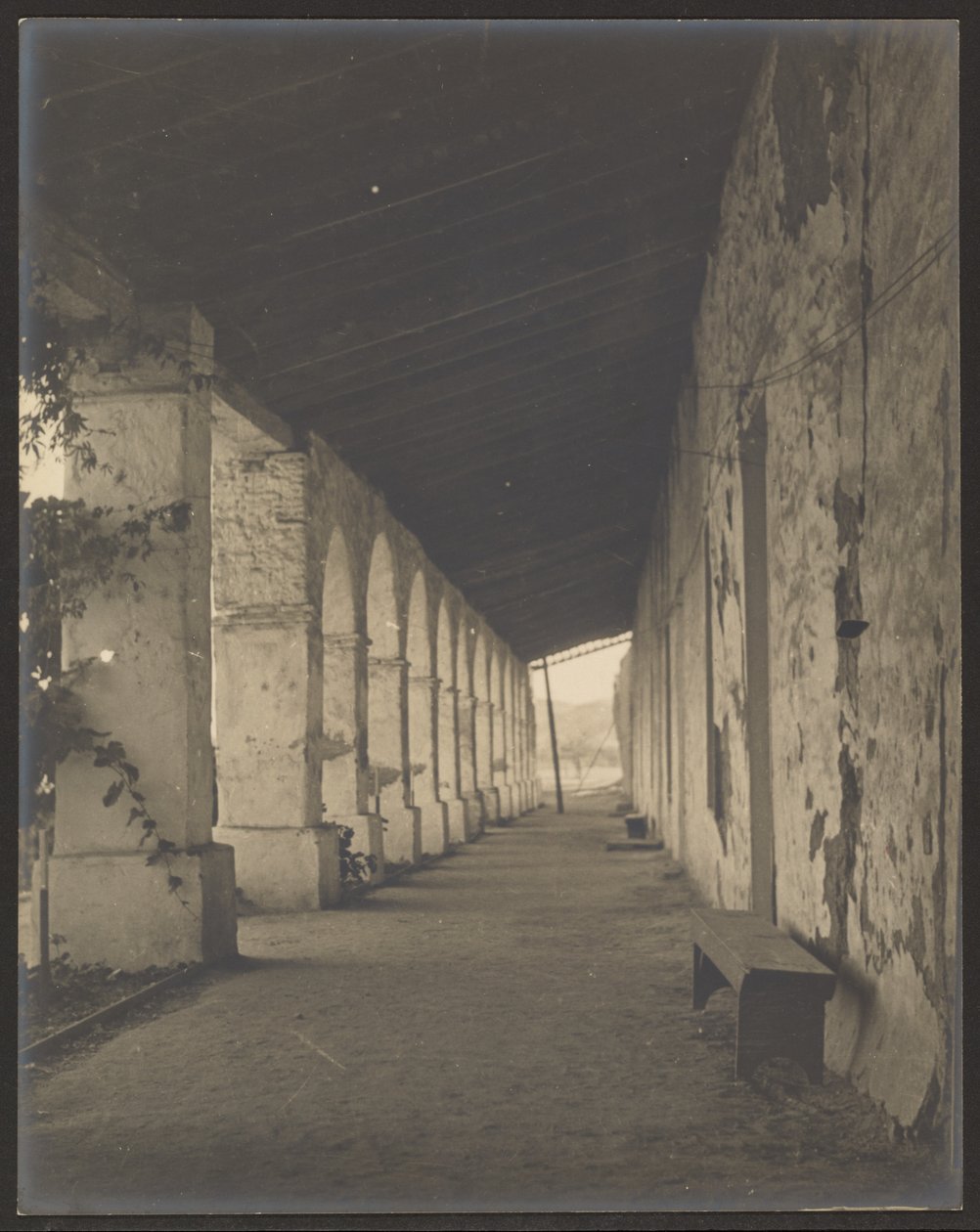 [Mission Hallway] de Louis Fleckenstein
