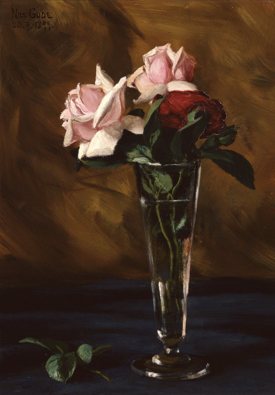 Arranjo com rosas em vidro de Nils Gude