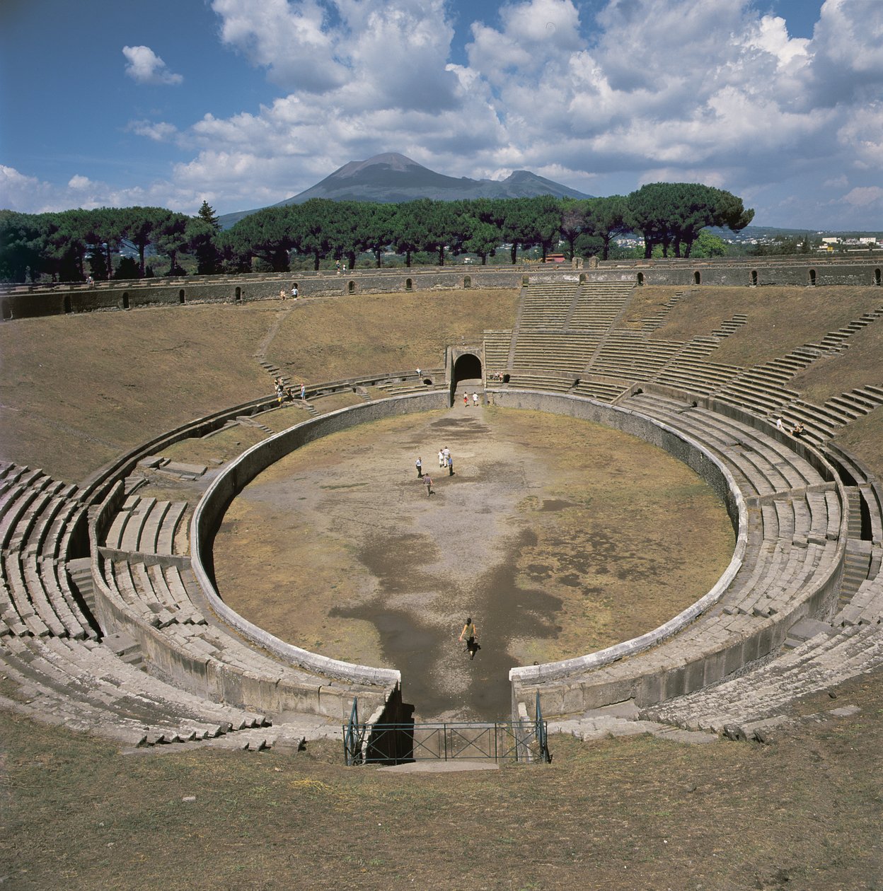 Anfiteatro, iniciado c.80 aC de Roman