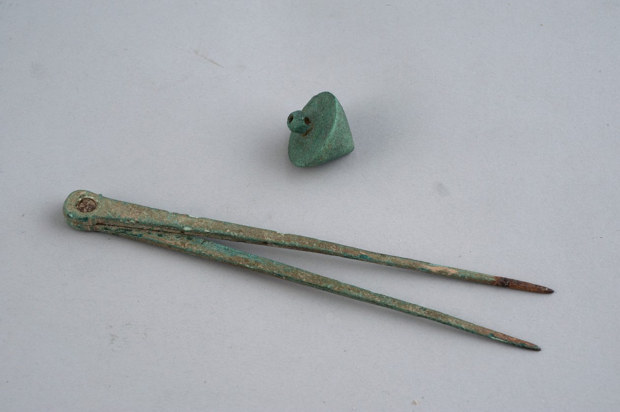 Bússola e prumo (bronze) de Roman