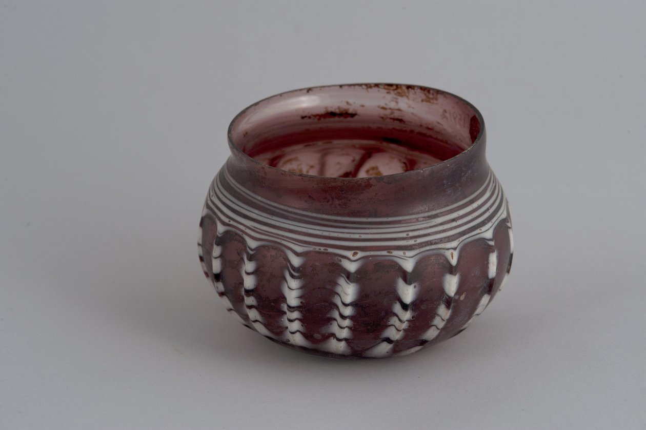 Taça sulcada (vidro) de Roman