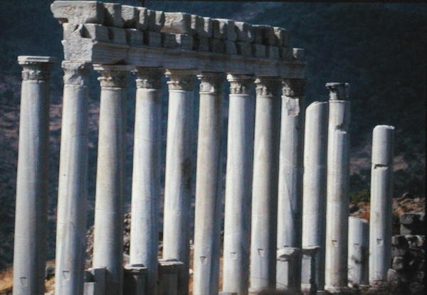 Ruínas do Templo de Trajano de Roman