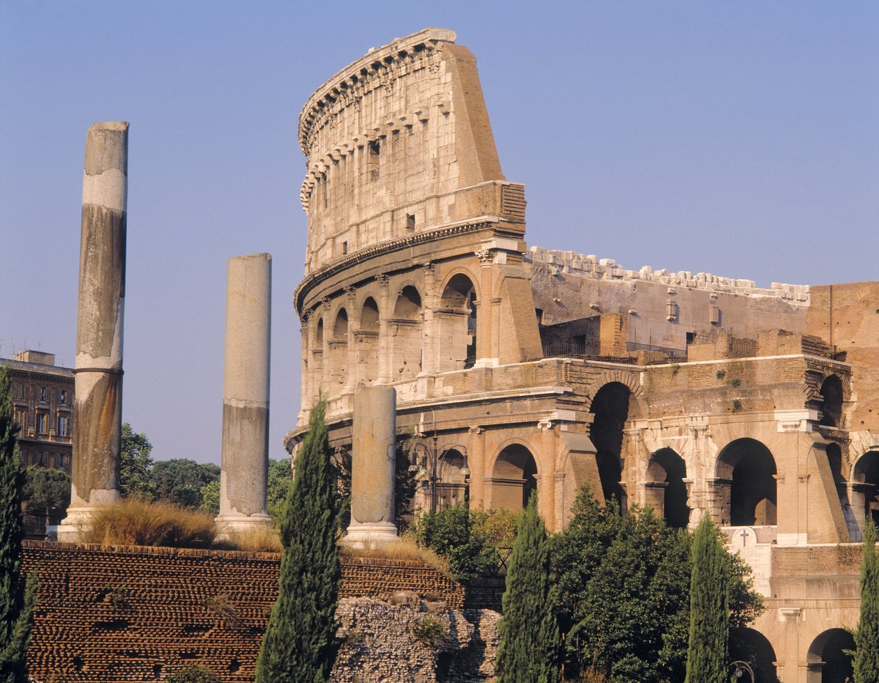 O Coliseu, construído c.70-80 dC de Roman