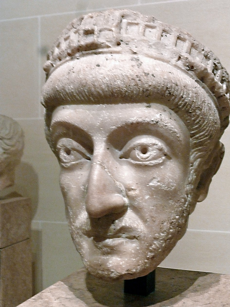 Teodósio II (mármore) de Roman