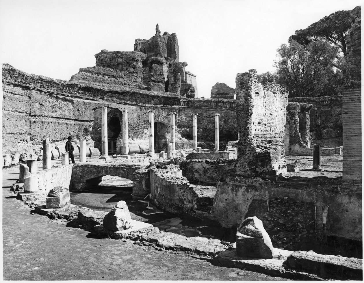 Vista do Nymphaeum, 125-135 dC de Roman