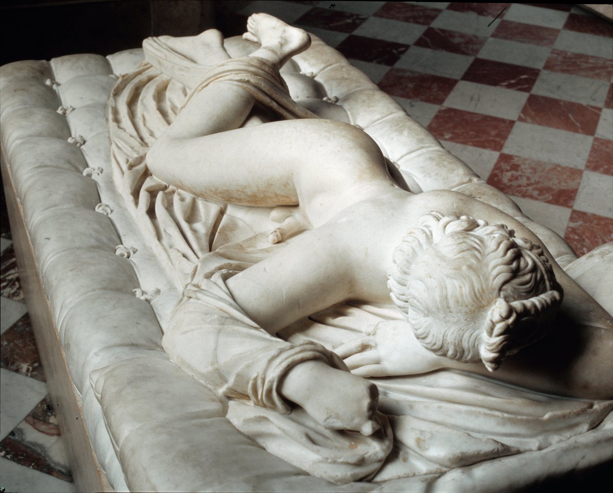 Hermafrodita adormecido (escultura de mármore, século II a.C.)