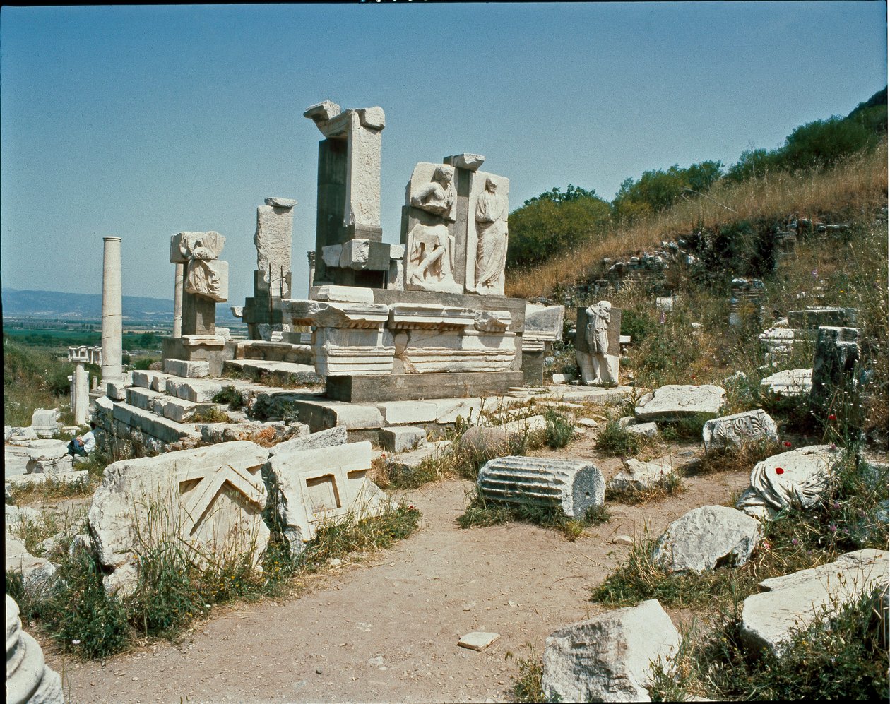 Vista do monumento a Memmius de Roman