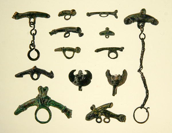 Amuletos Phalloi (bronze) de Roman Roman