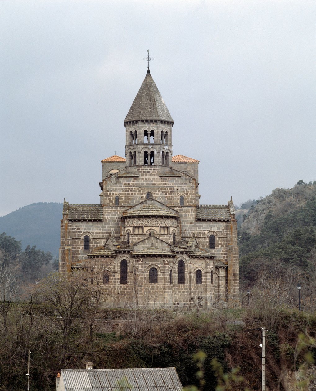 Vista da igreja de Romanesque