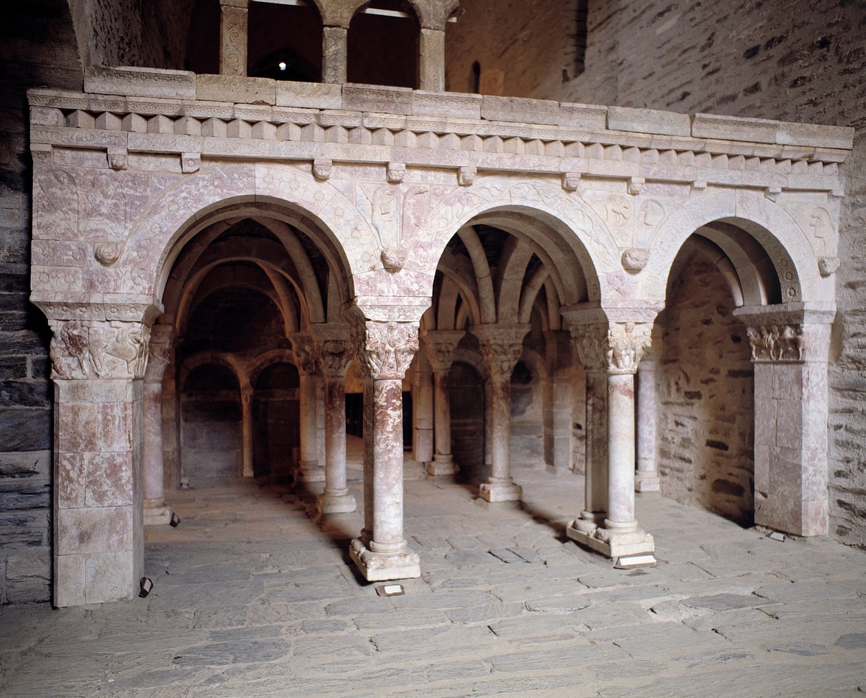 Vista da galeria de Romanesque
