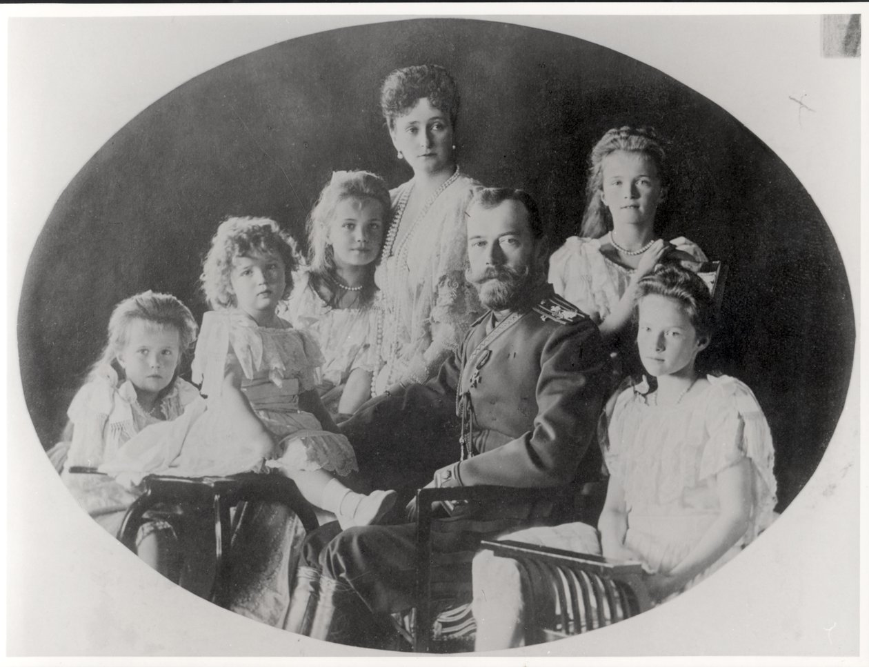 A Família do Czar Nicolau II (1868-1918) de Russian Photographer