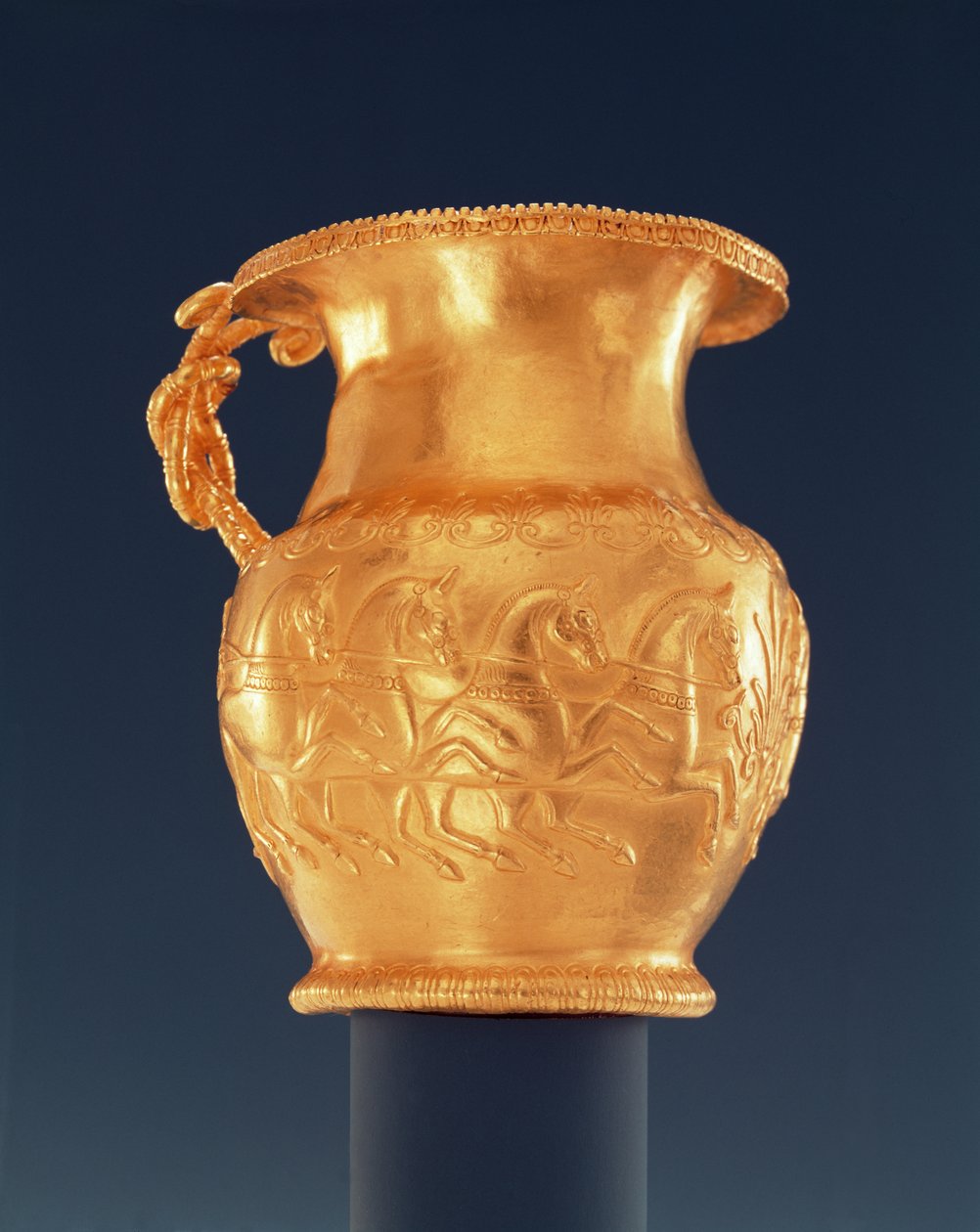 Caneca, c.380-350 aC (ouro) de Thracian