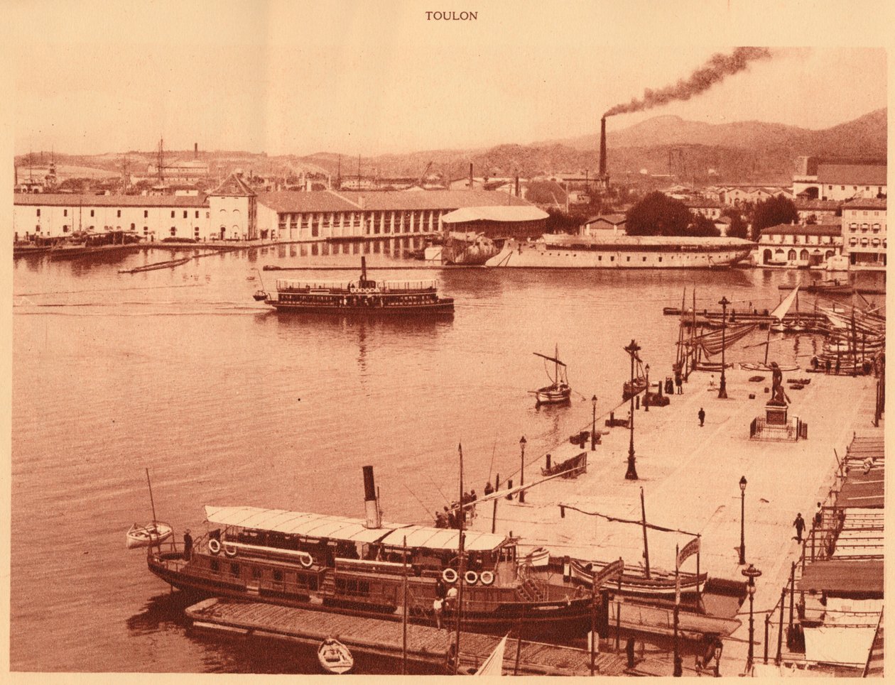 Panorama of the Quais at Toulon, 1930.  de Unbekannt