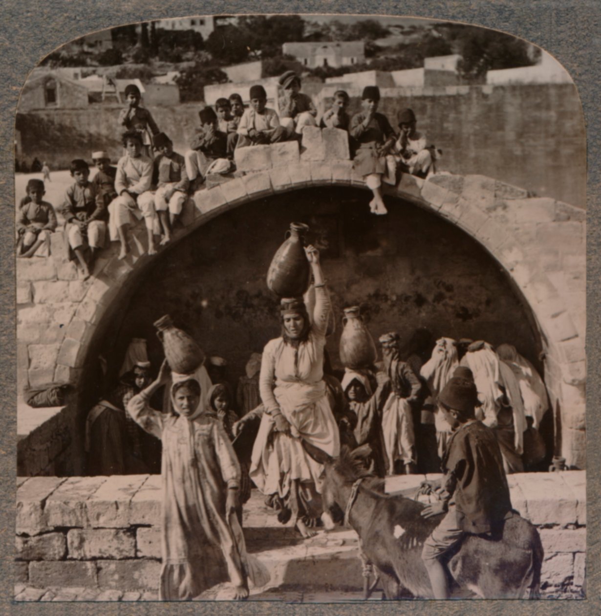 A Fonte da Virgem, Nazaré, c1900 de Unbekannt