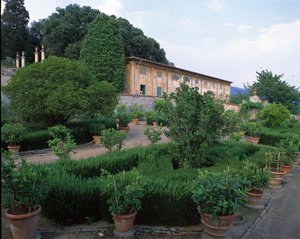 Limonaia e jardim, Villa em Celle