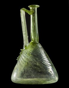 Flagon, de Brackenbraes, Turriff, Aberdeenshire (vidro verde soprado)