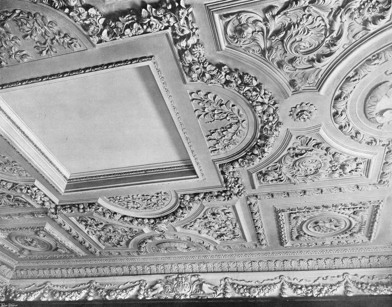 O teto da sala de jantar de Charles Latham