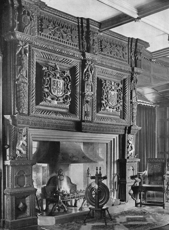 A chaminé da sala de desenho de Charles Latham