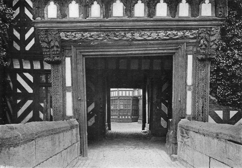 A entrada da ponte de Charles Latham