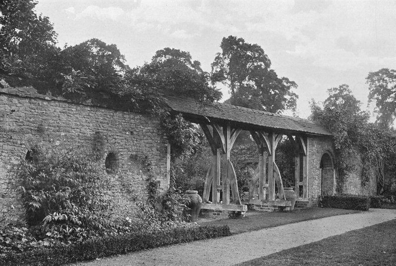 O jardim murado de Charles Latham