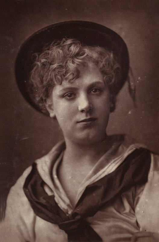Edith Bland de English Photographer